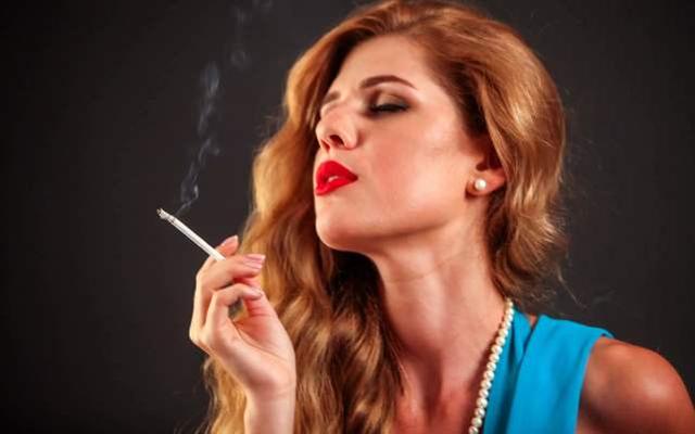 给老烟民提个醒：喜欢吸烟选择这3种烟，比传统烟危害少一点